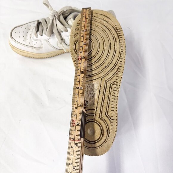 WOMENS WHITE NIKE AIR FORCE SNEAKERS SIZE 6 US - Picture 6 of 6